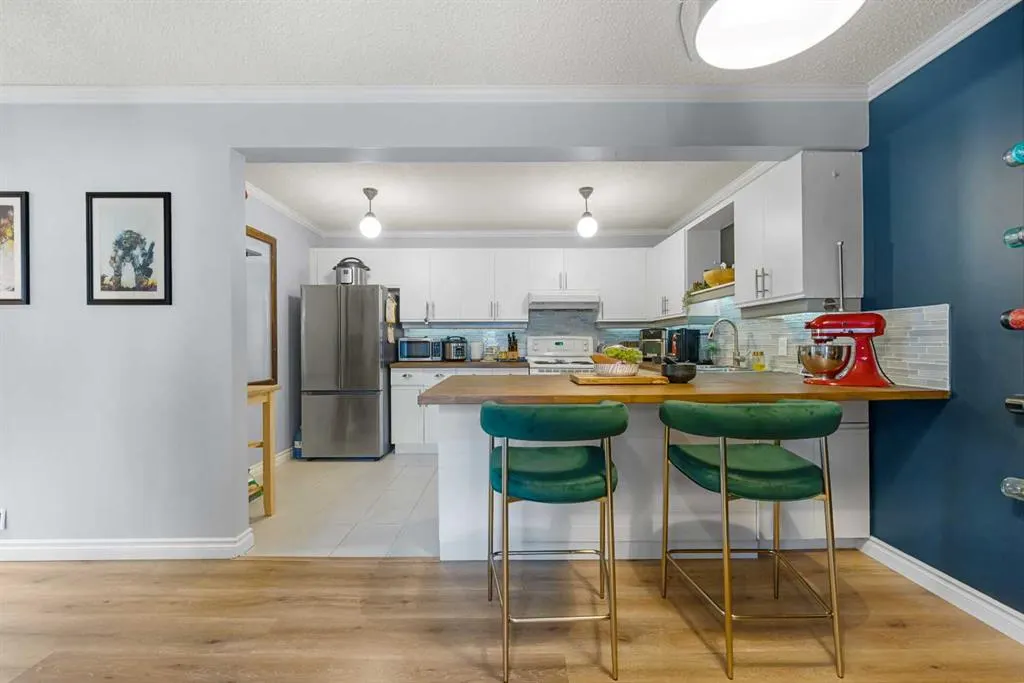 701 56 Avenue SW, #201