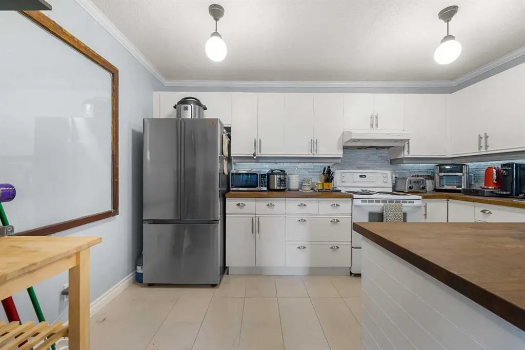 701 56 Avenue SW, #201