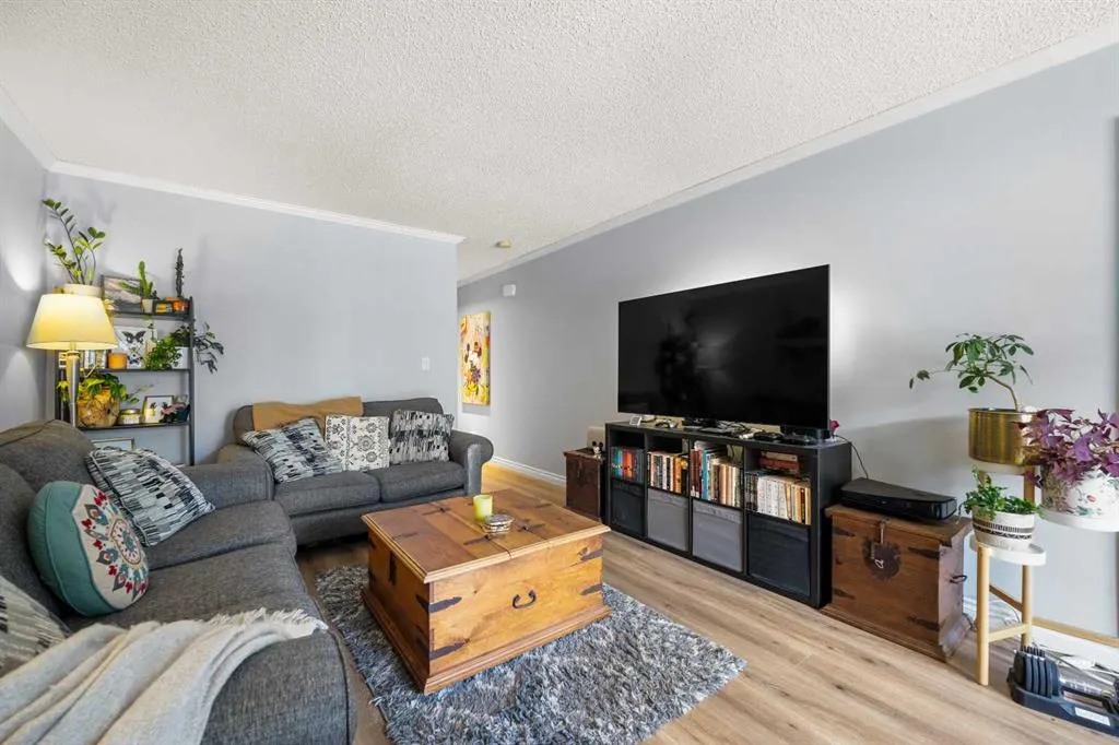701 56 Avenue SW, #201