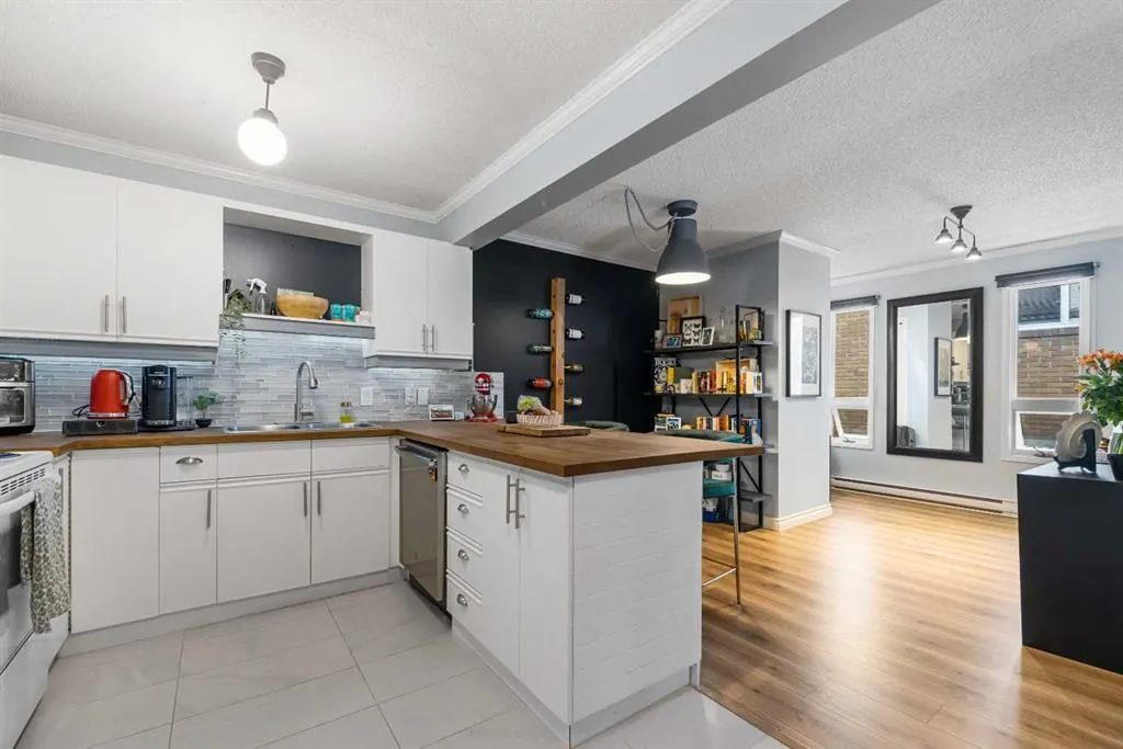 701 56 Avenue SW, #201