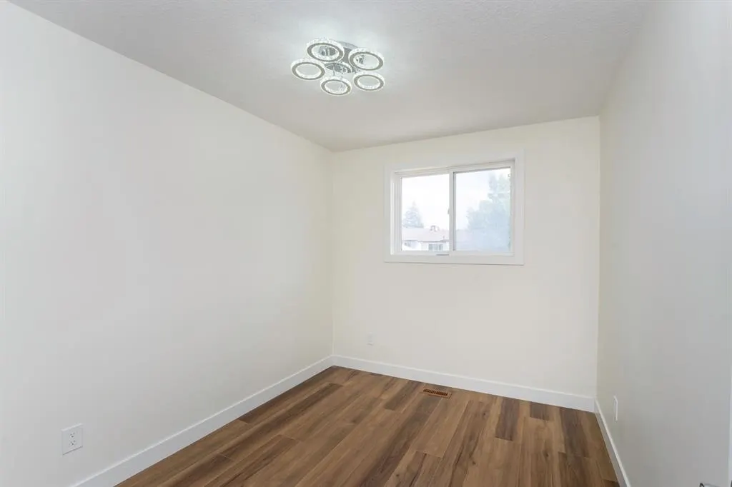 140 Whitworth Way