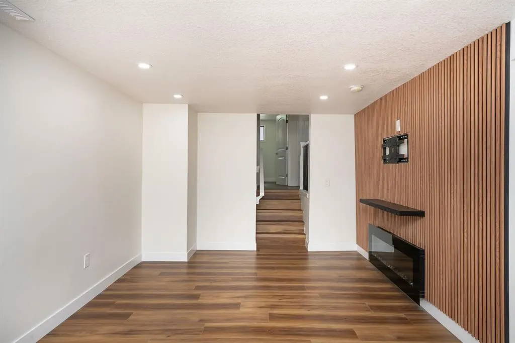 140 Whitworth Way