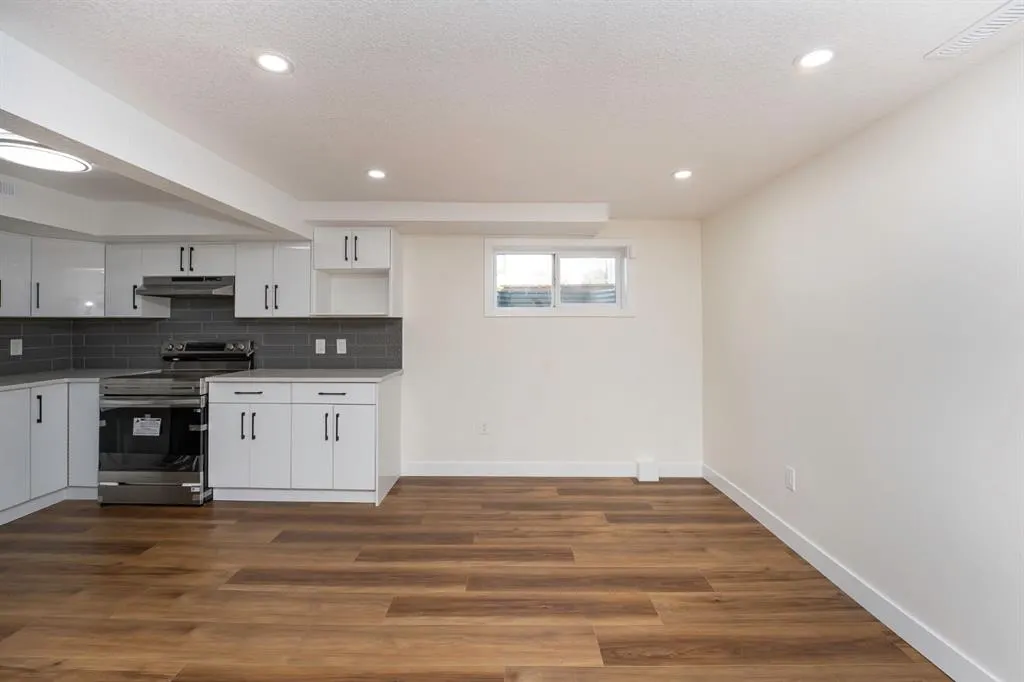 140 Whitworth Way