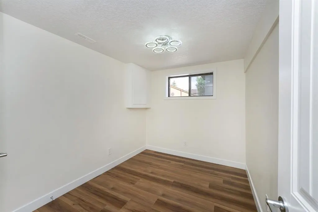140 Whitworth Way