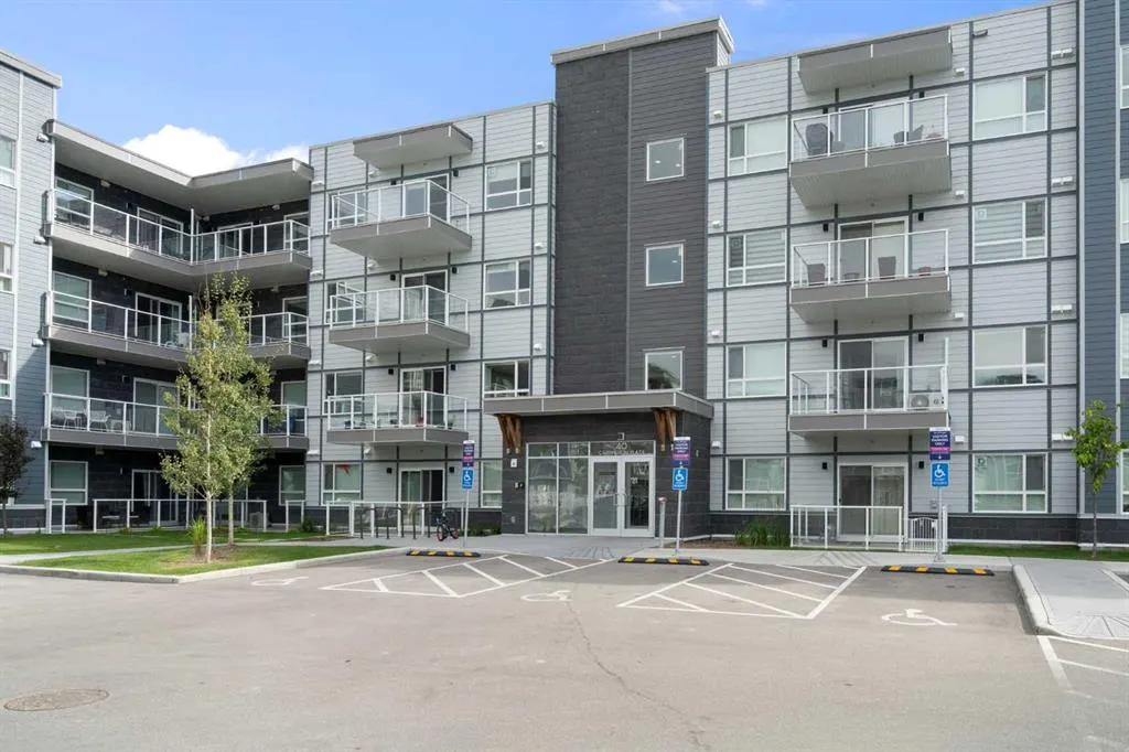 40 Carrington Plaza NW, #117