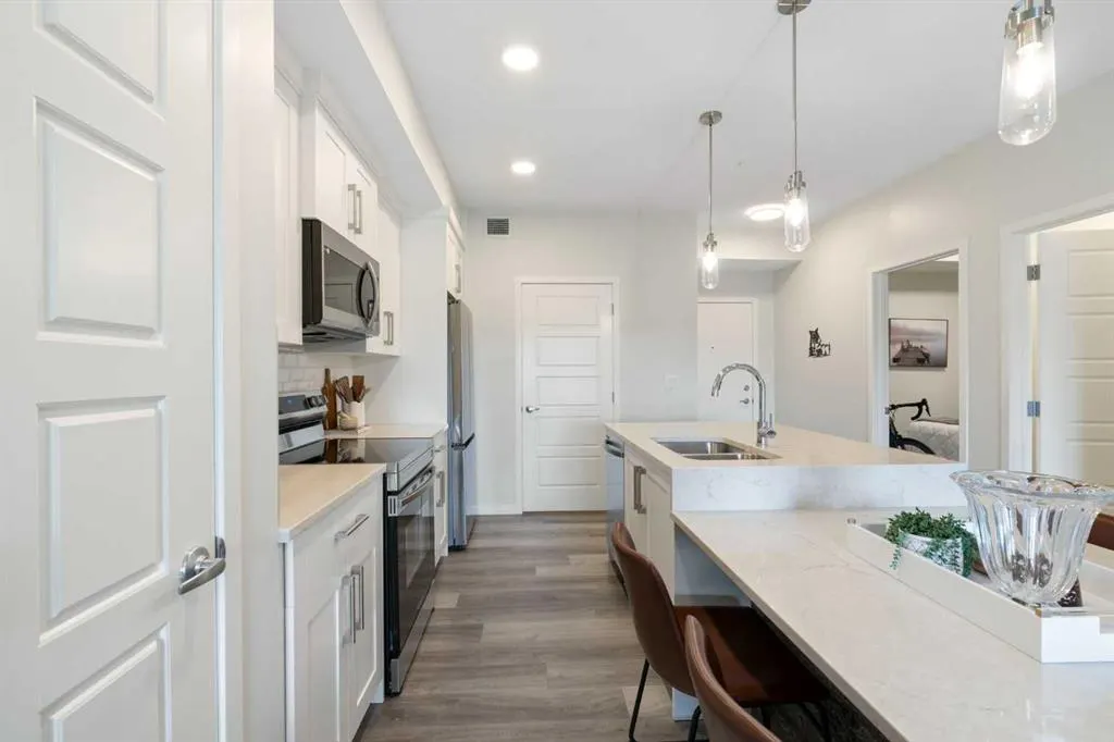 40 Carrington Plaza NW, #117