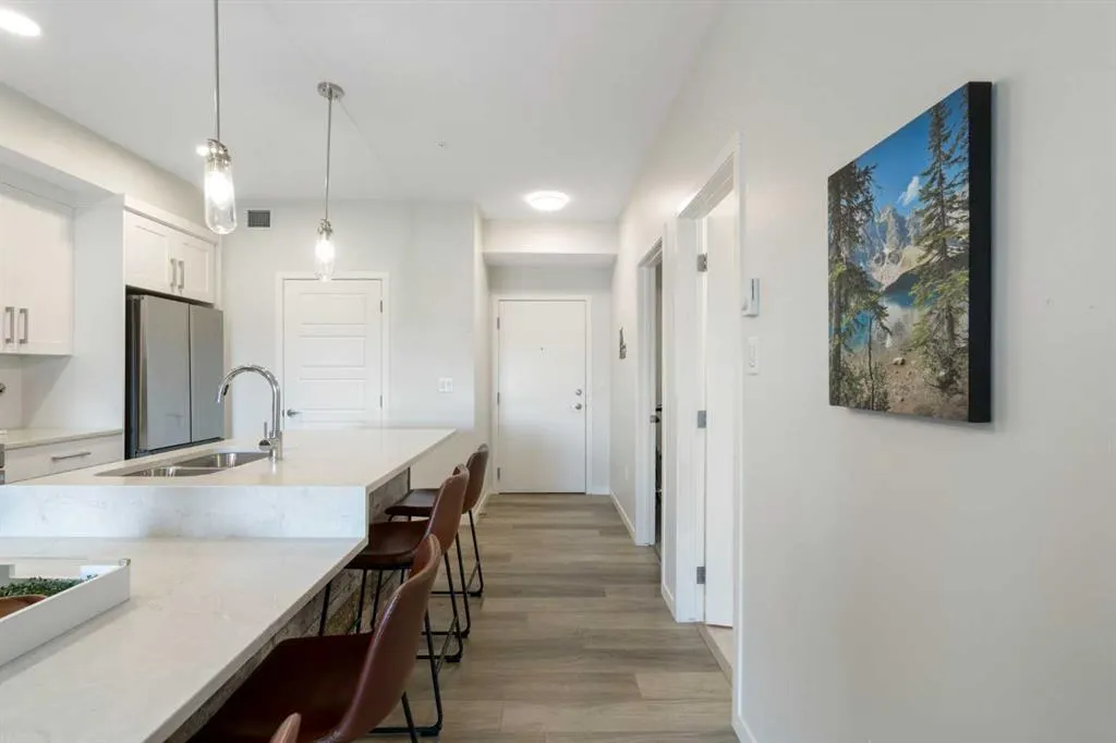 40 Carrington Plaza NW, #117