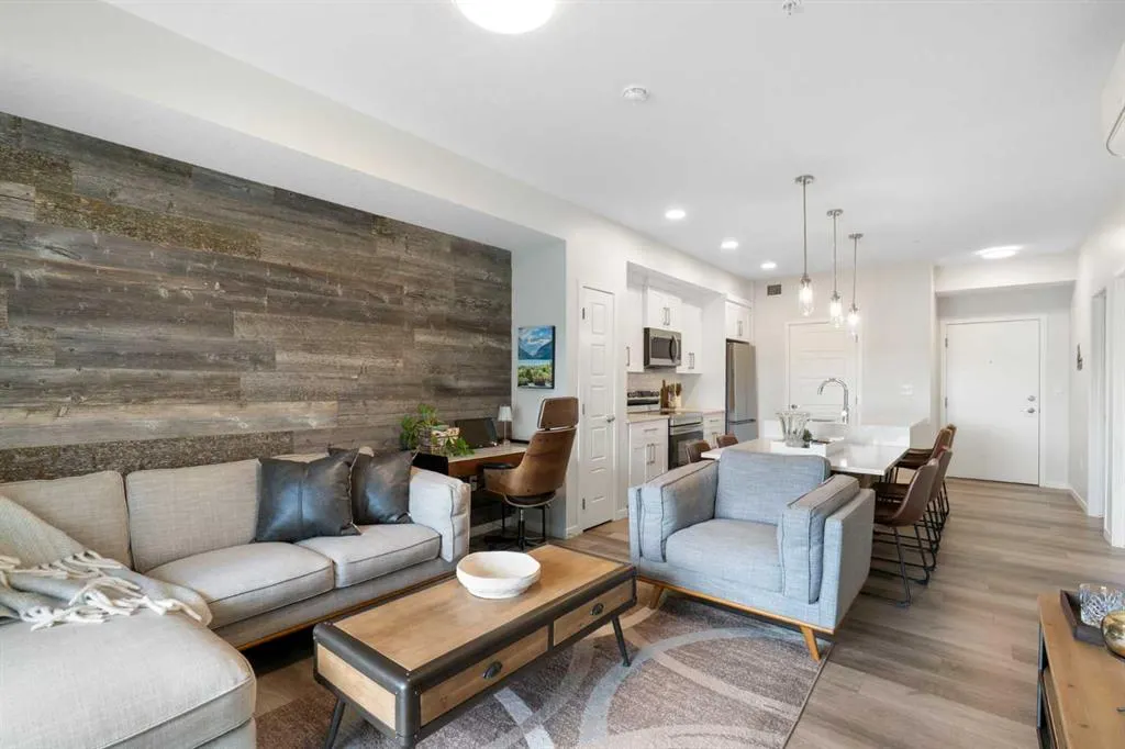 40 Carrington Plaza NW, #117