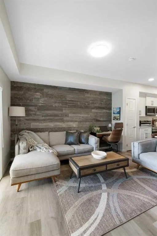 40 Carrington Plaza NW, #117