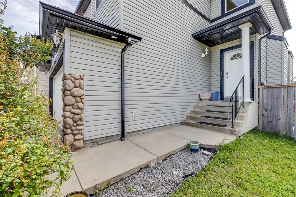 127 Tuscarora Way NW