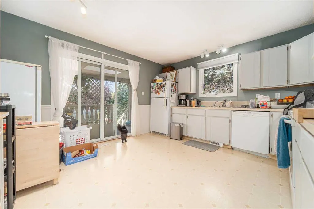 169 Mohawk Road W