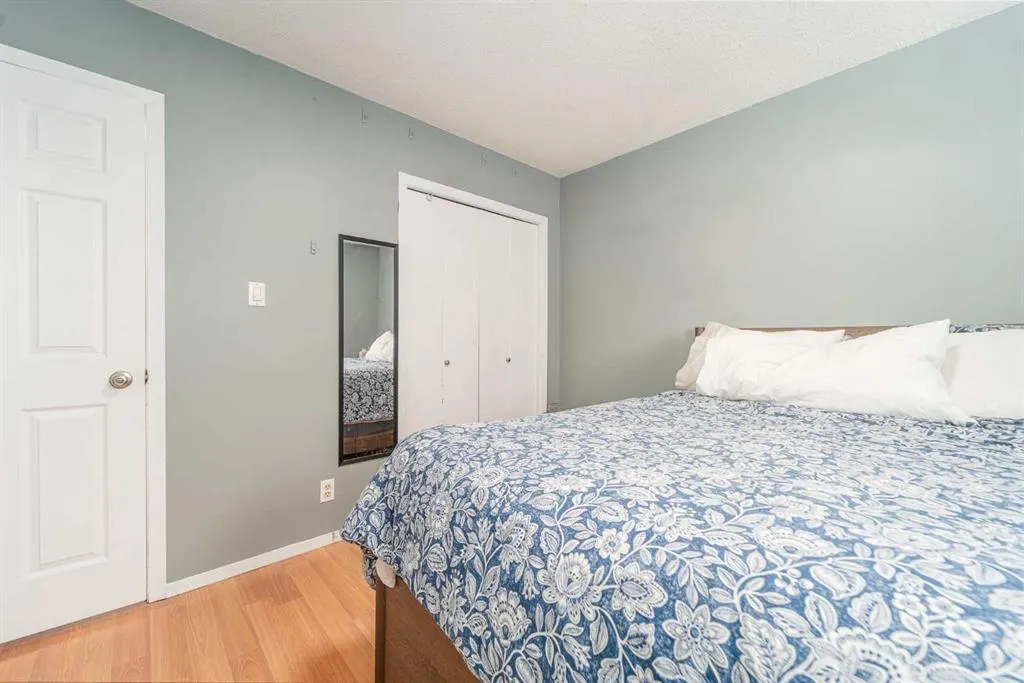169 Mohawk Road W