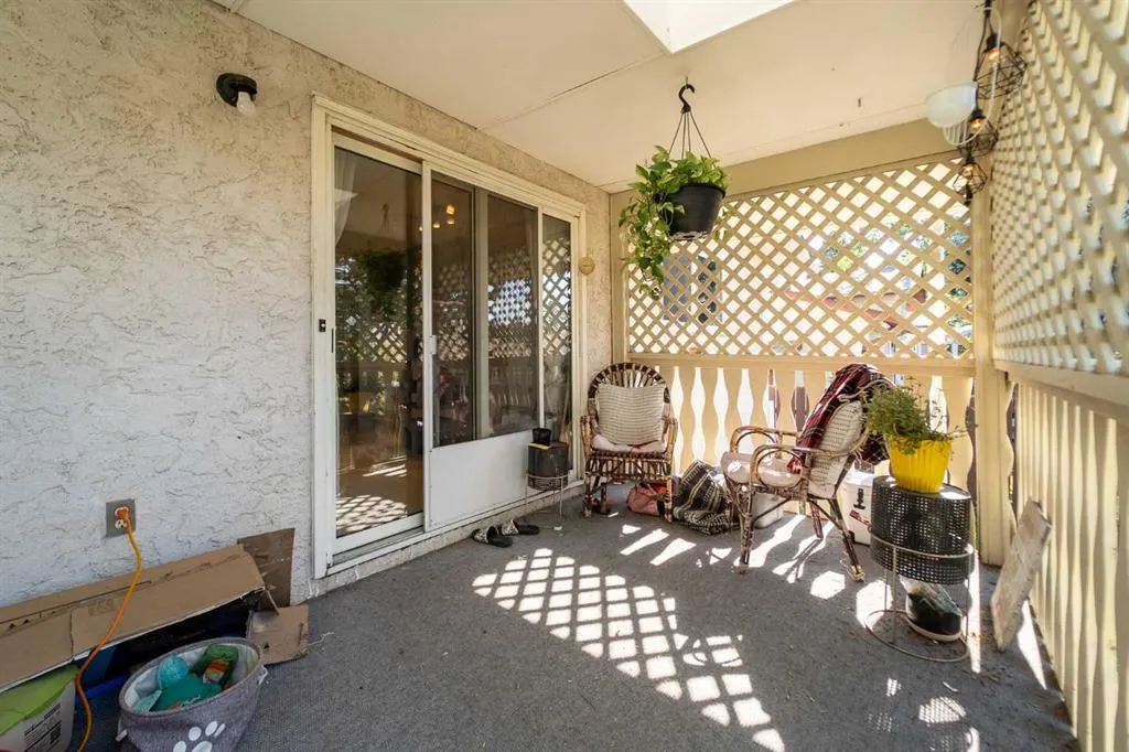 169 Mohawk Road W
