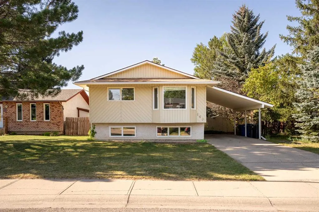 169 Mohawk Road W