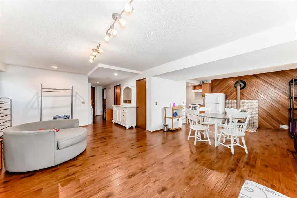 22 Glenhill Drive
