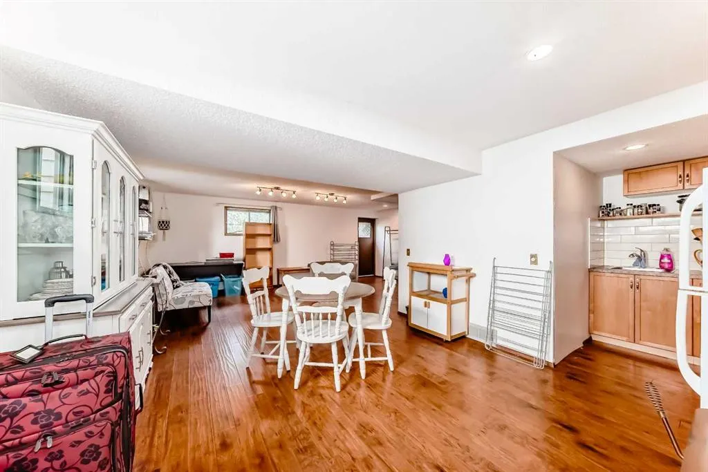 22 Glenhill Drive