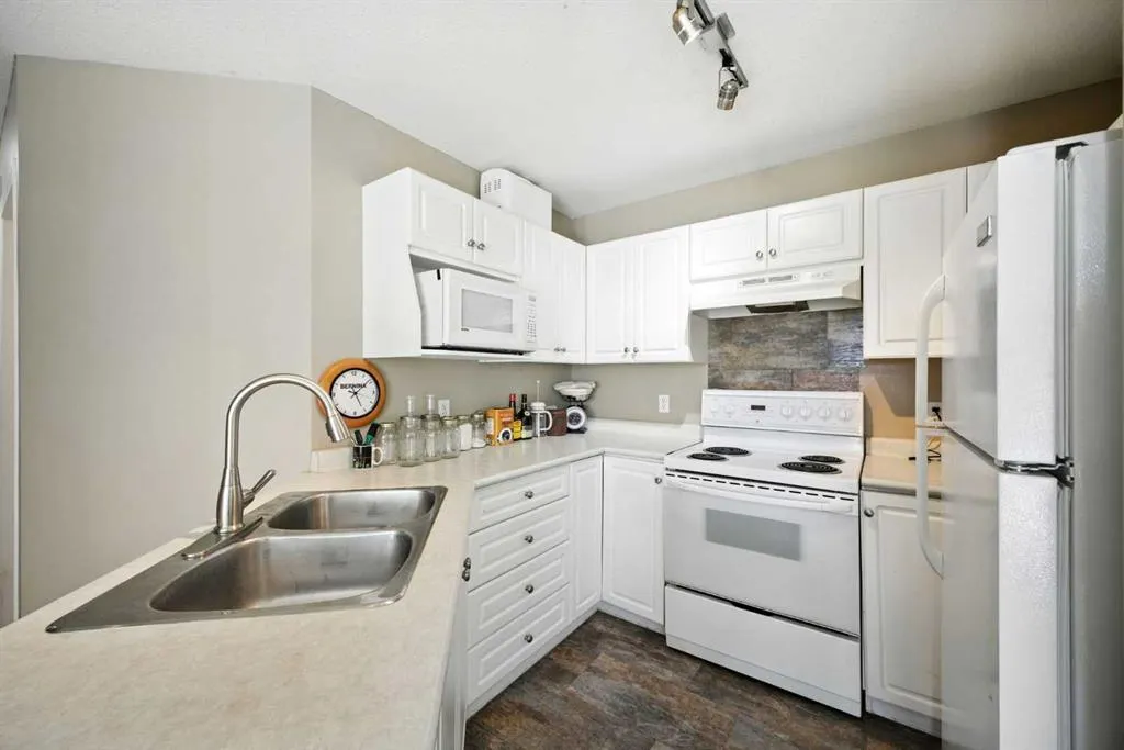 616 19 Street SE, #203
