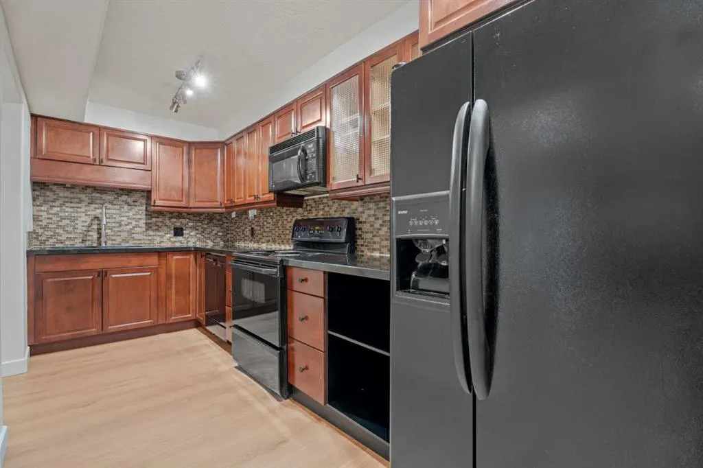 2104 17 Street SW, #2