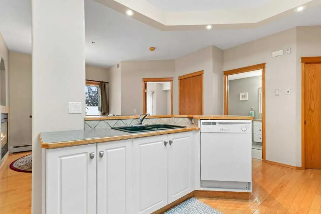 5300 48 Street, #111