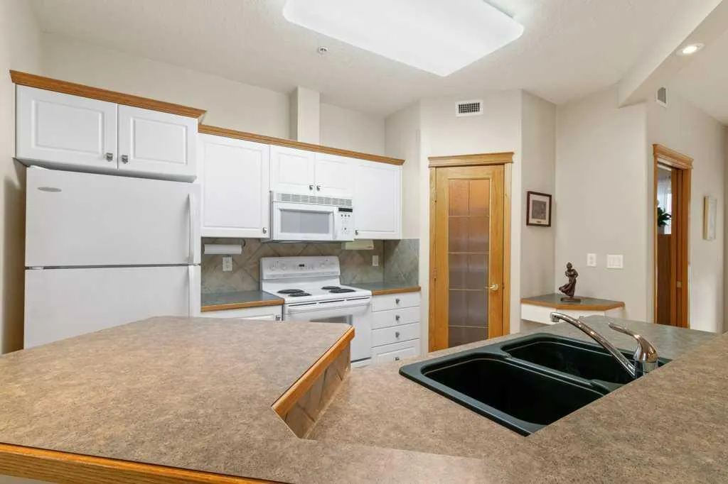 5300 48 Street, #111