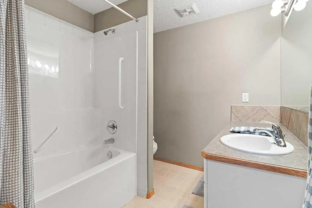 5300 48 Street, #111