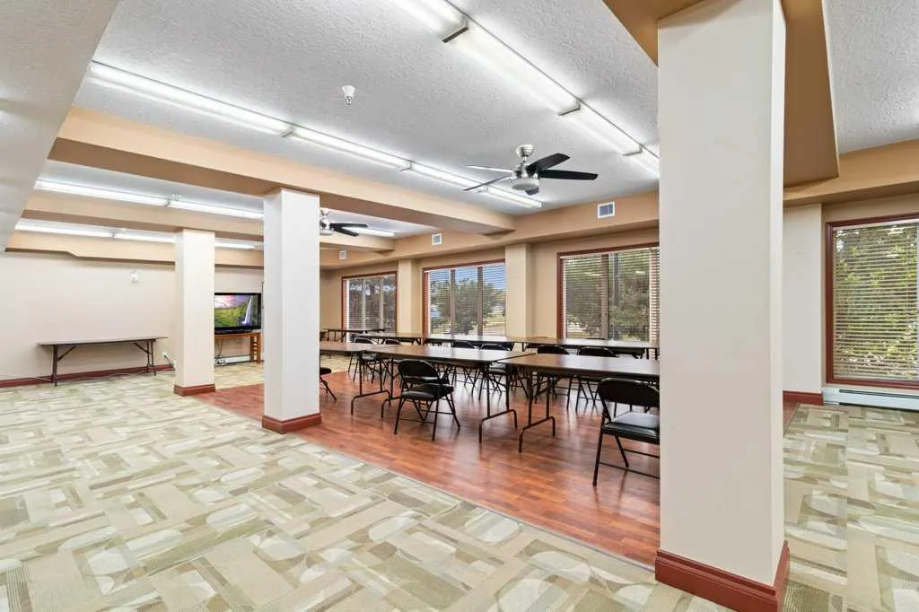 5300 48 Street, #111
