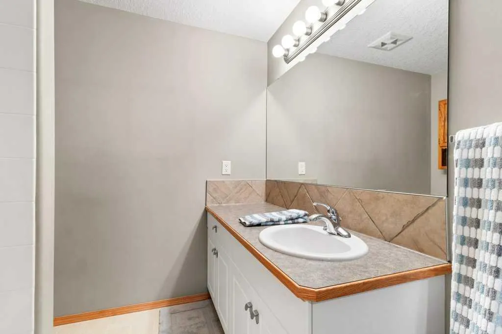 5300 48 Street, #111