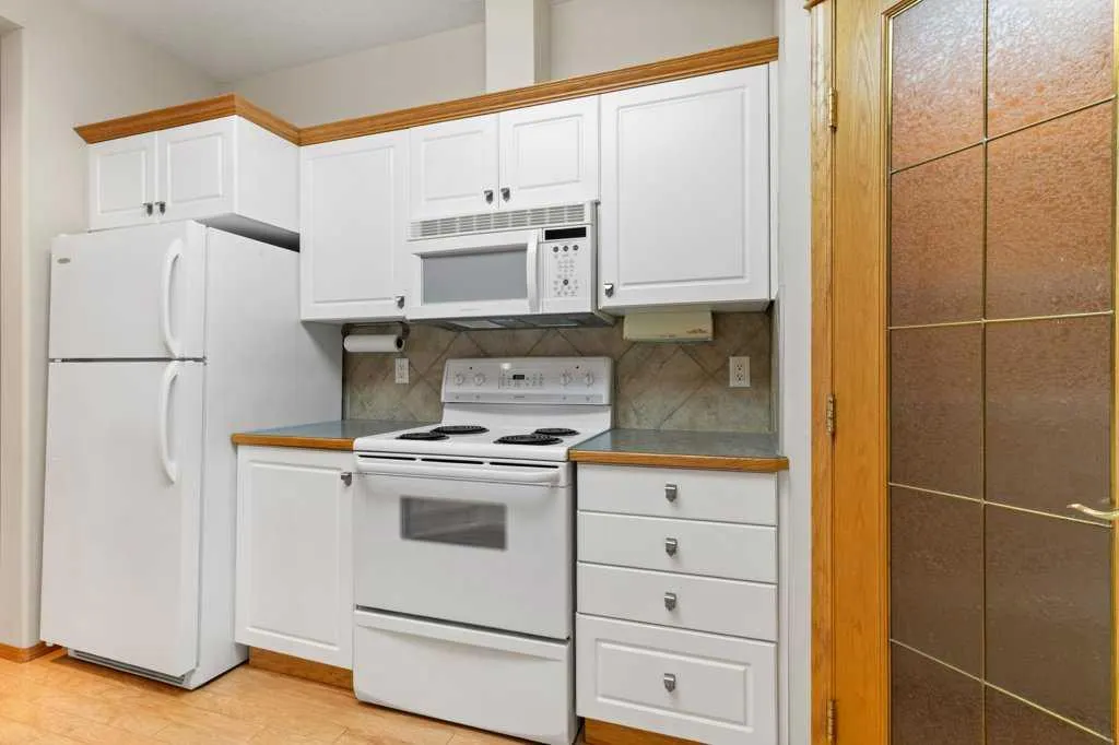 5300 48 Street, #111