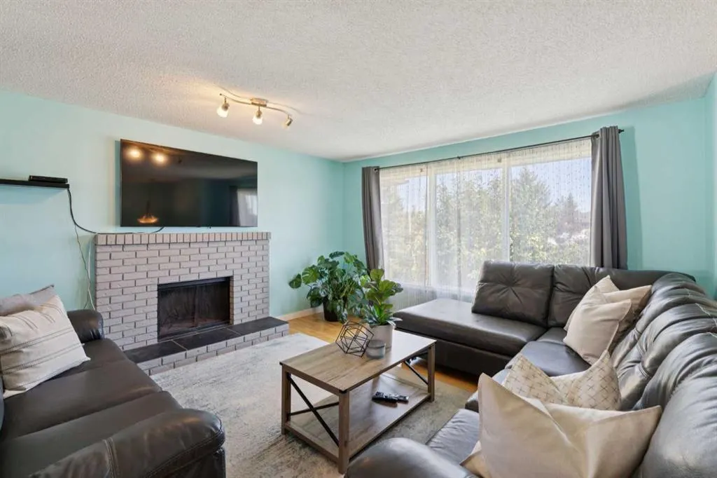 14 Glenhill Crescent