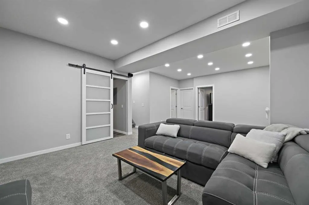 89 Sunrise Crescent