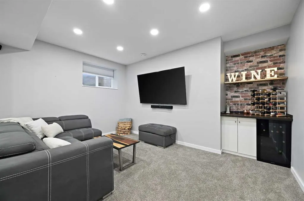 89 Sunrise Crescent