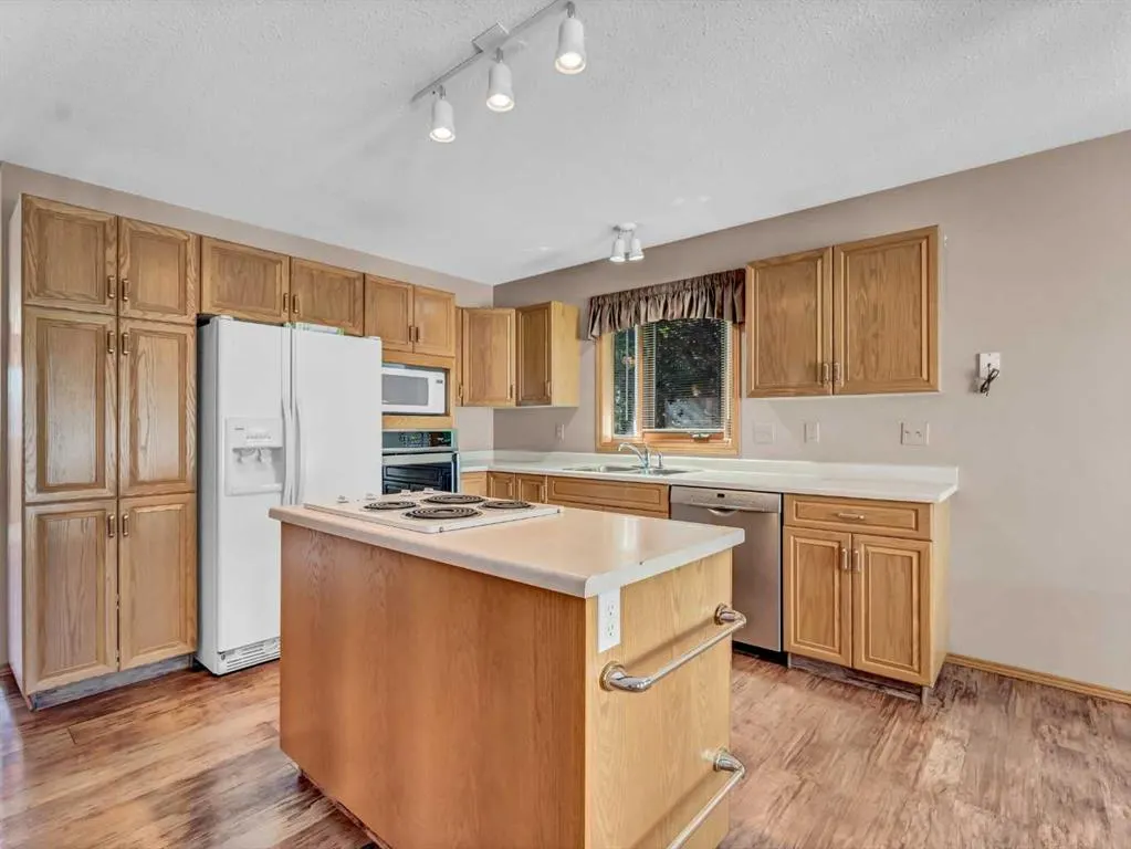10 Park Meadows Place SE