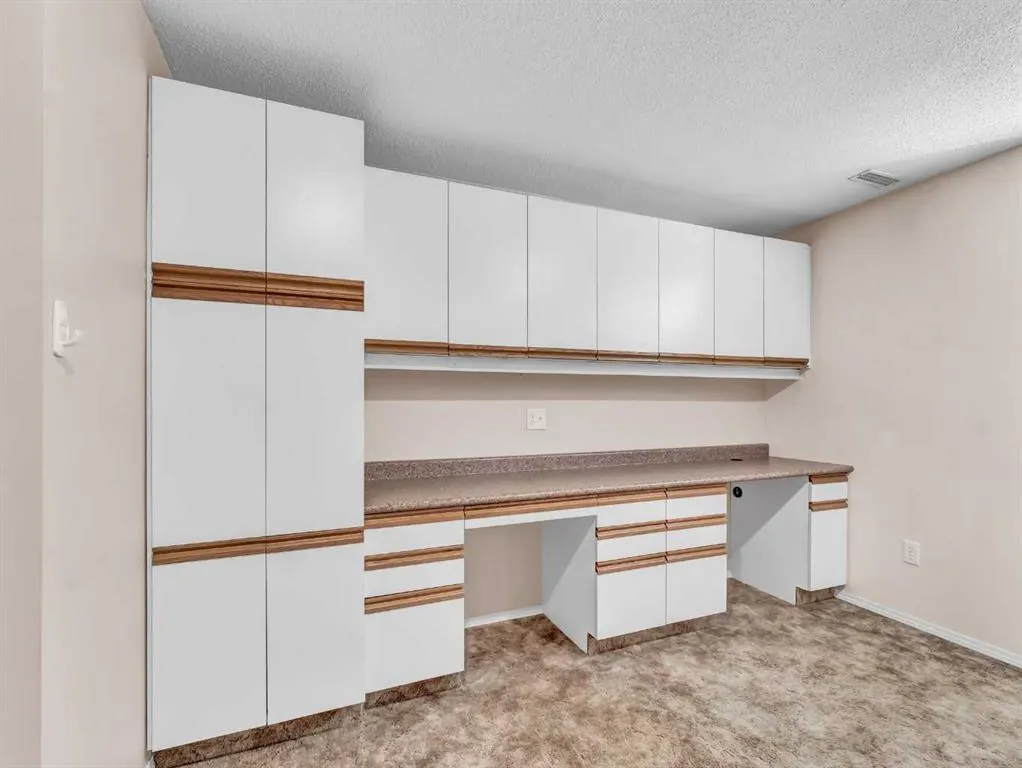 10 Park Meadows Place SE