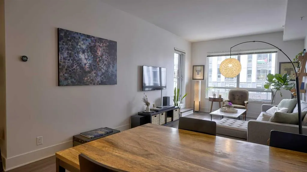 46 9 Street NE, #320