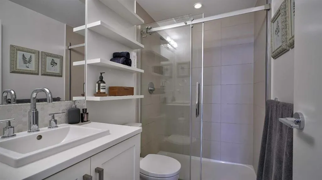 46 9 Street NE, #320