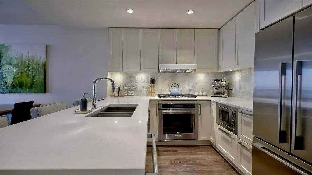 46 9 Street NE, #320
