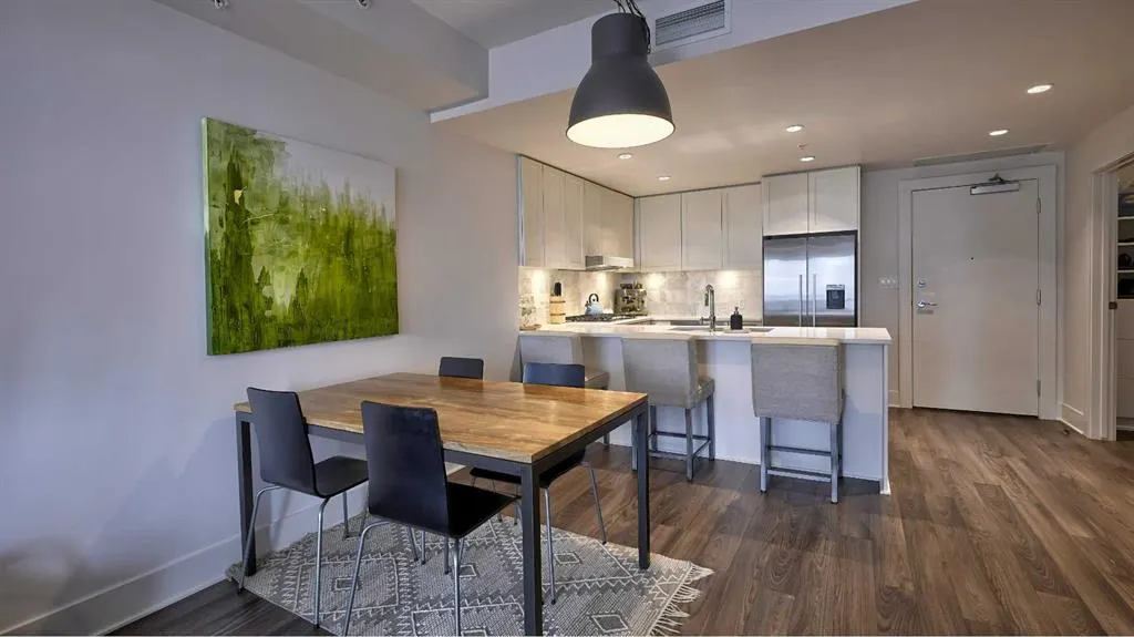 46 9 Street NE, #320