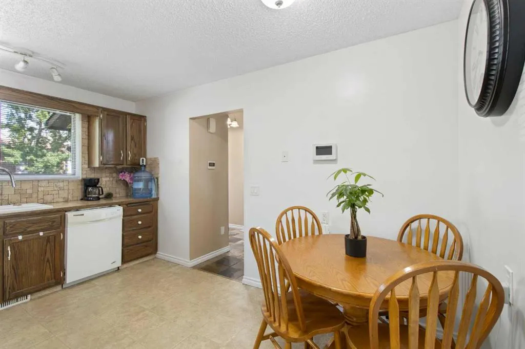 79 Templegreen Drive NE