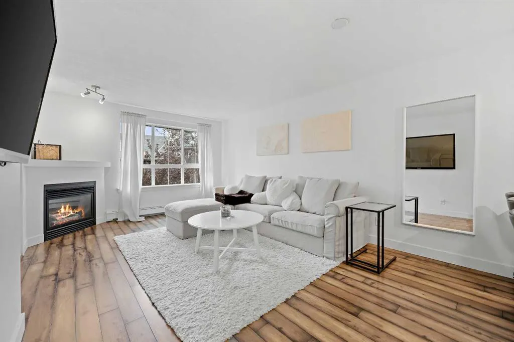 35 Richard Court SW, #437