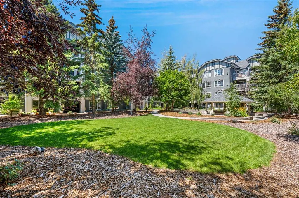 35 Richard Court SW, #437