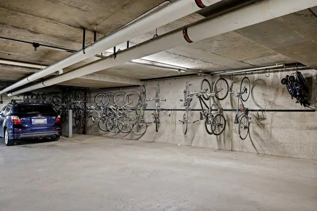 35 Richard Court SW, #437