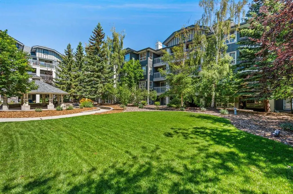 35 Richard Court SW, #437