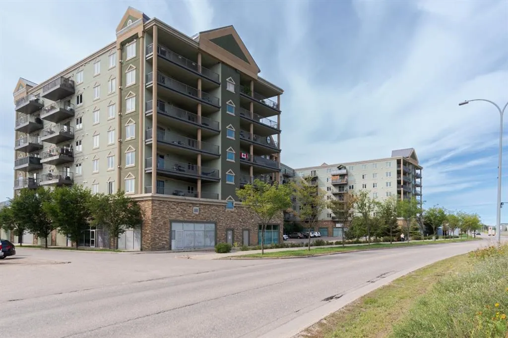 8535 Clearwater Drive, #608