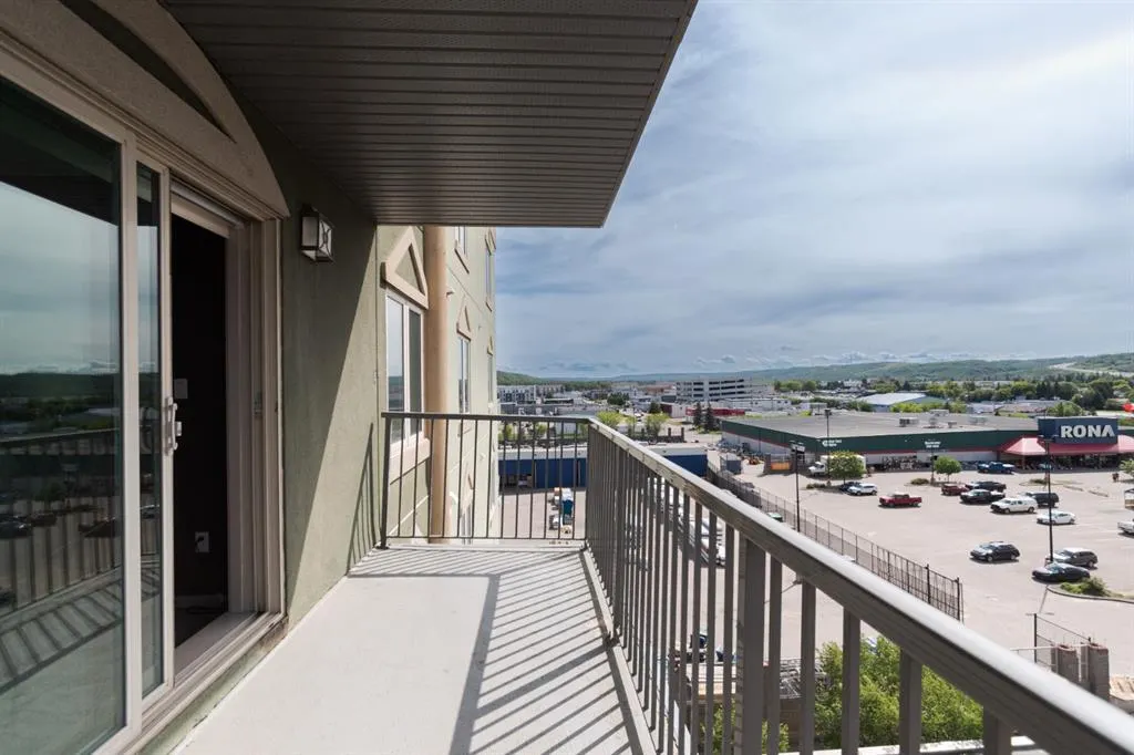 8535 Clearwater Drive, #608