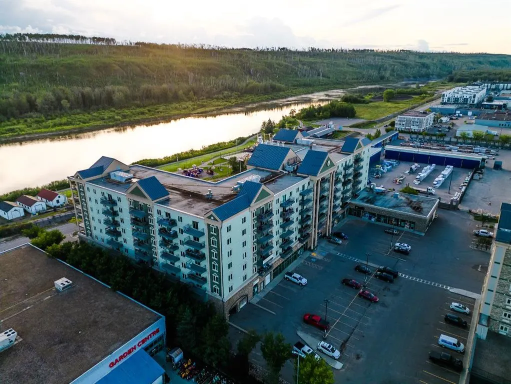 8535 Clearwater Drive, #608