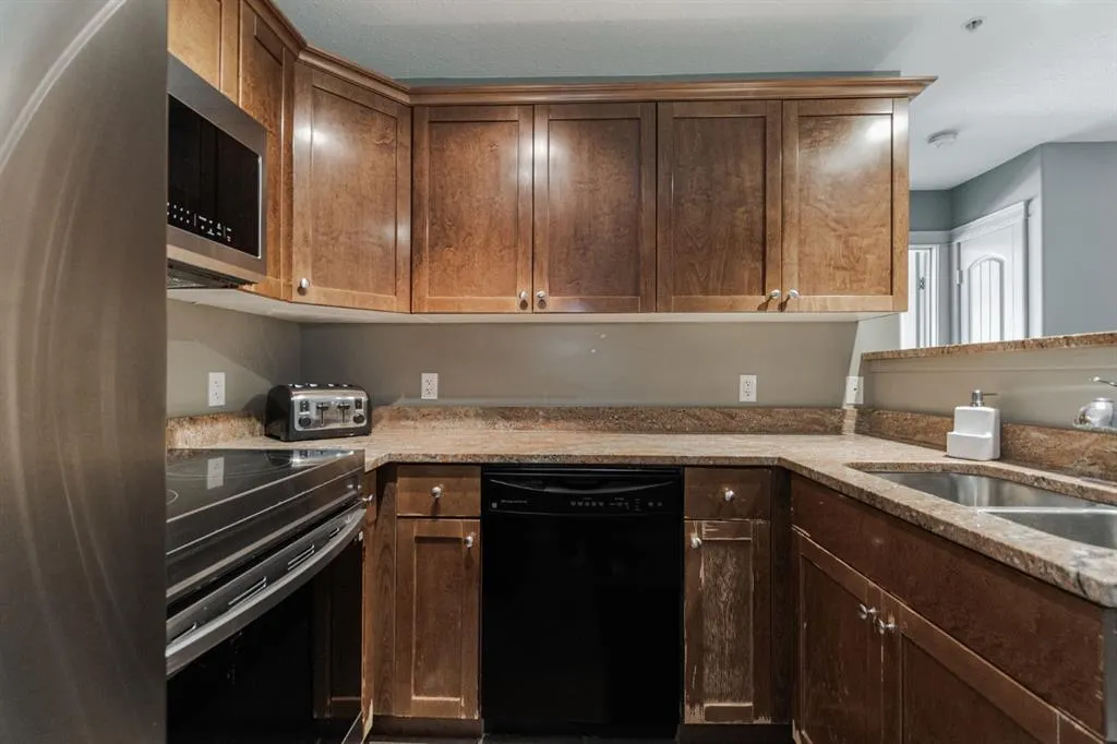 8535 Clearwater Drive, #608