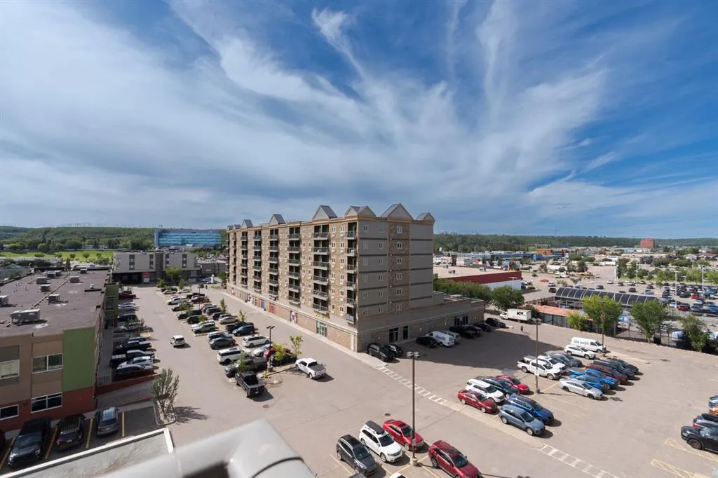 8535 Clearwater Drive, #608