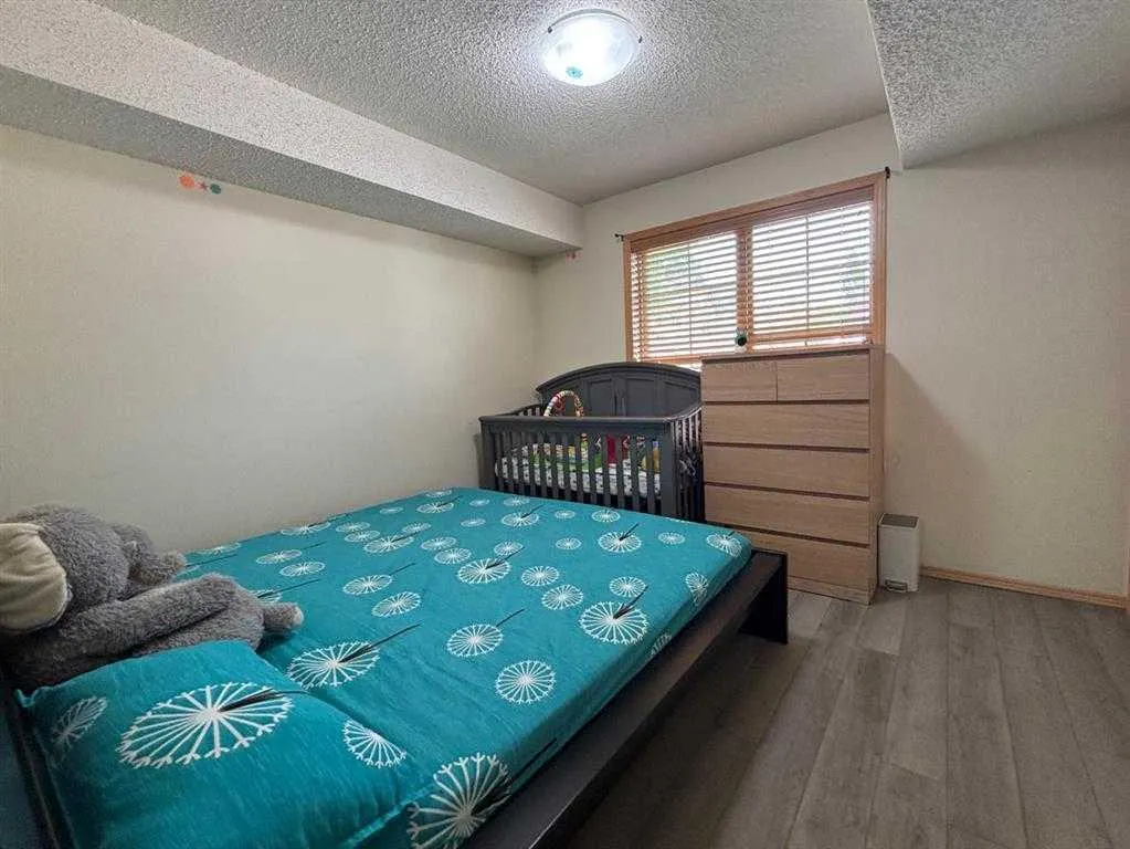 8 Everridge Square SW, #106