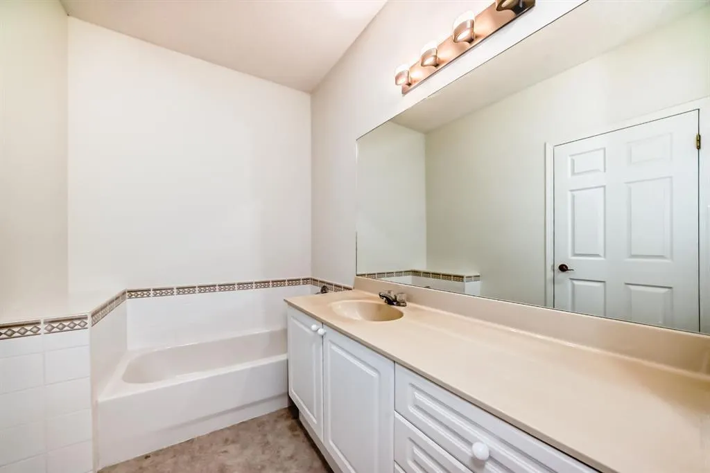 5201 Dalhousie Drive NW, #334