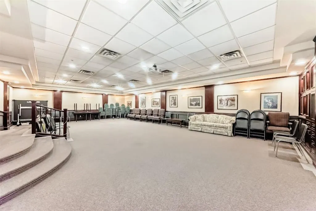 5201 Dalhousie Drive NW, #334